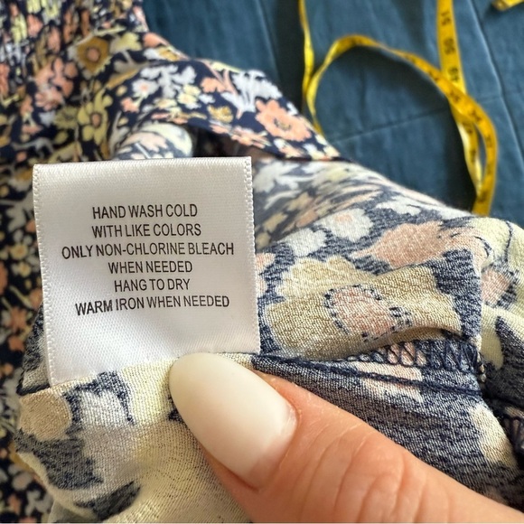 ModCloth Keyhole knee length Floral dress Size Large - Picture 12 of 13